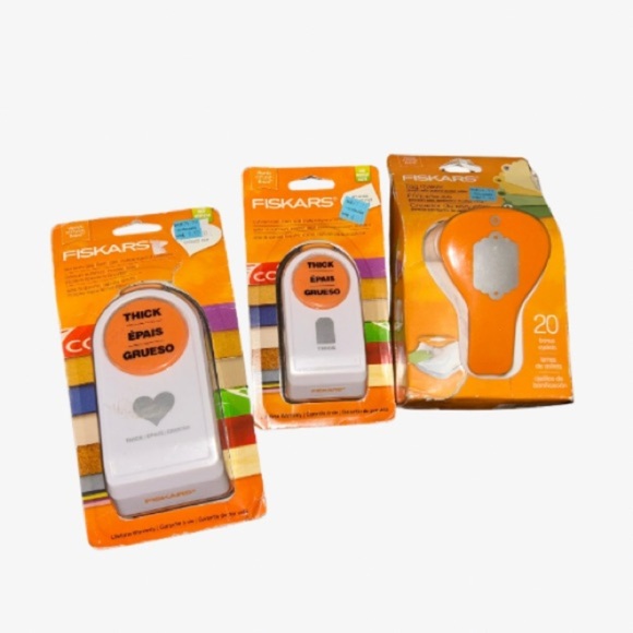 Fiskars Hole Punch – Easy Squeeze Hand Punch for Crafting & DIY Projects - Picture 2 of 2